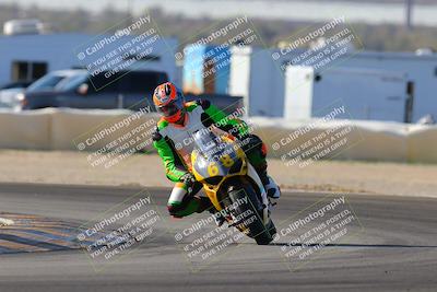 media/Dec-18-2022-SoCal Trackdays (Sun) [[8099a50955]]/Turn 2 (950am)/